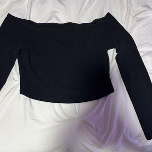 Amazon Off-Shoulder Long Sleeve Crop Top - Black